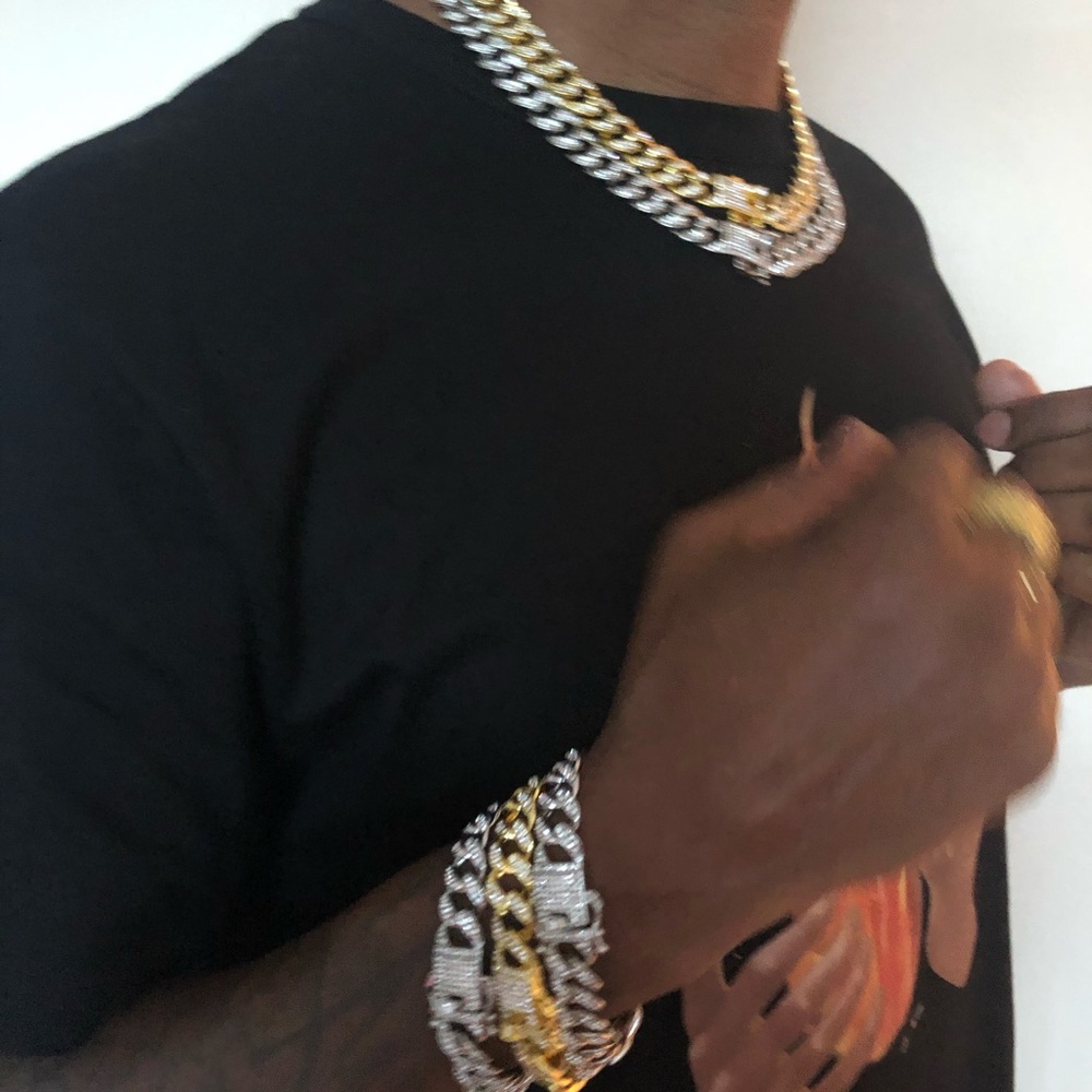 ICED CUBAN LINK NECKLACE - Picture 7 of 7
